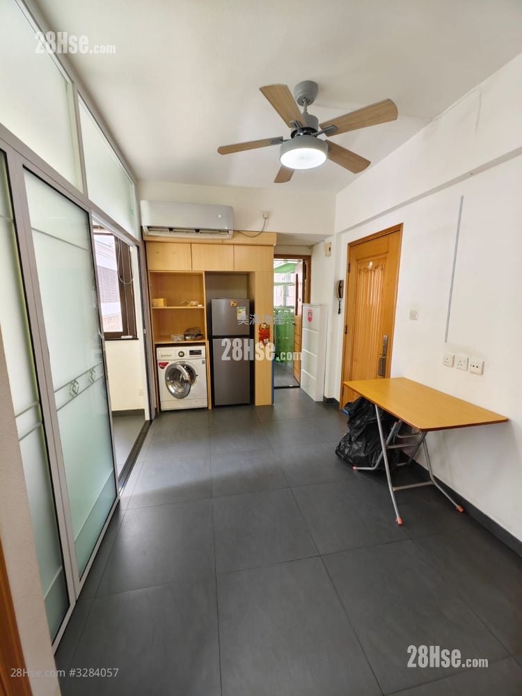 Lee Wai Building Rental 3 Bedrooms , 1 Bathroom 483 ft²