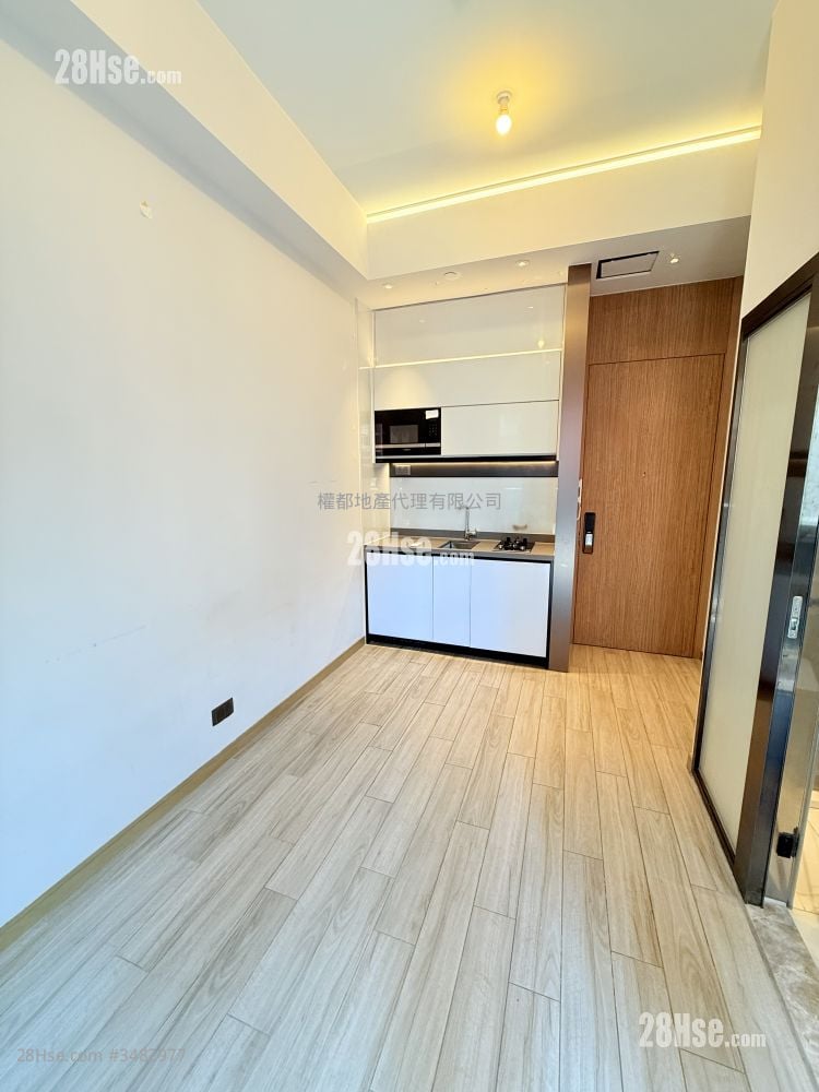 The Vantage Rental Studio , 1 Bathroom 196 ft²