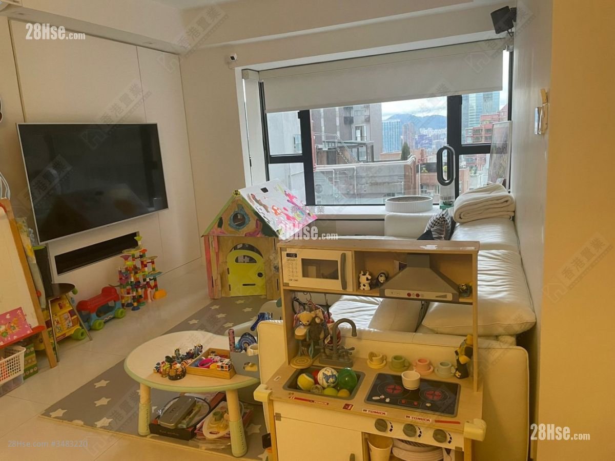 Conduit Tower Sell 2 Bedrooms , 2 Bathrooms 705 ft²