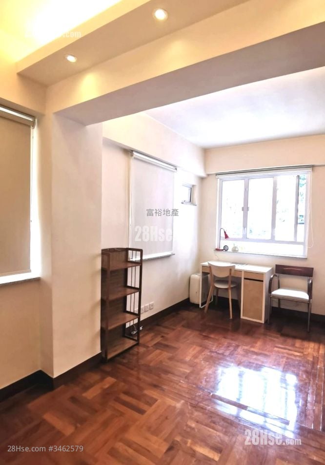 Holly Court Rental Studio , 1 Bathroom 285 ft²