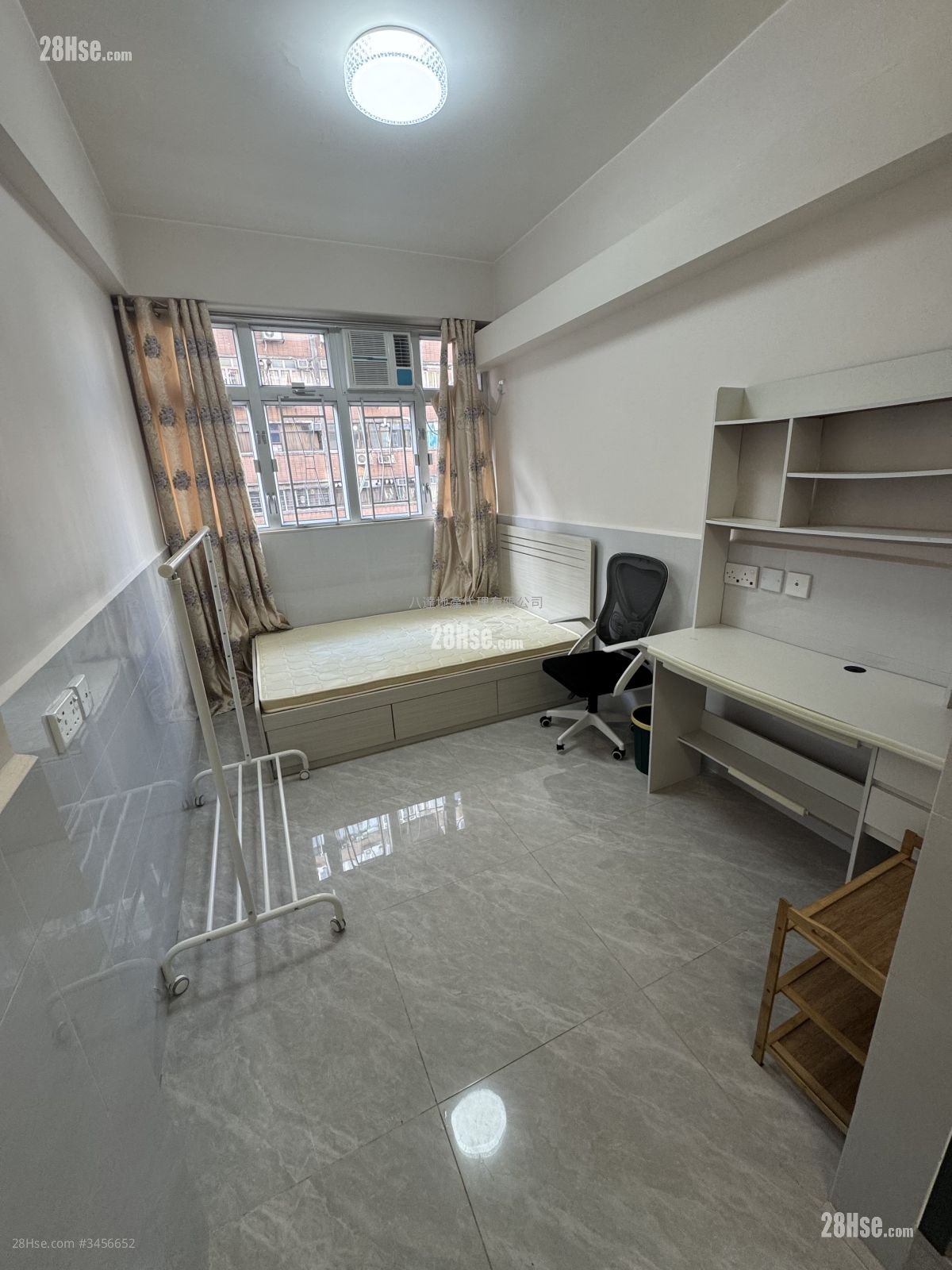 Sun Fai Building Rental 1 Bathroom 150 ft²