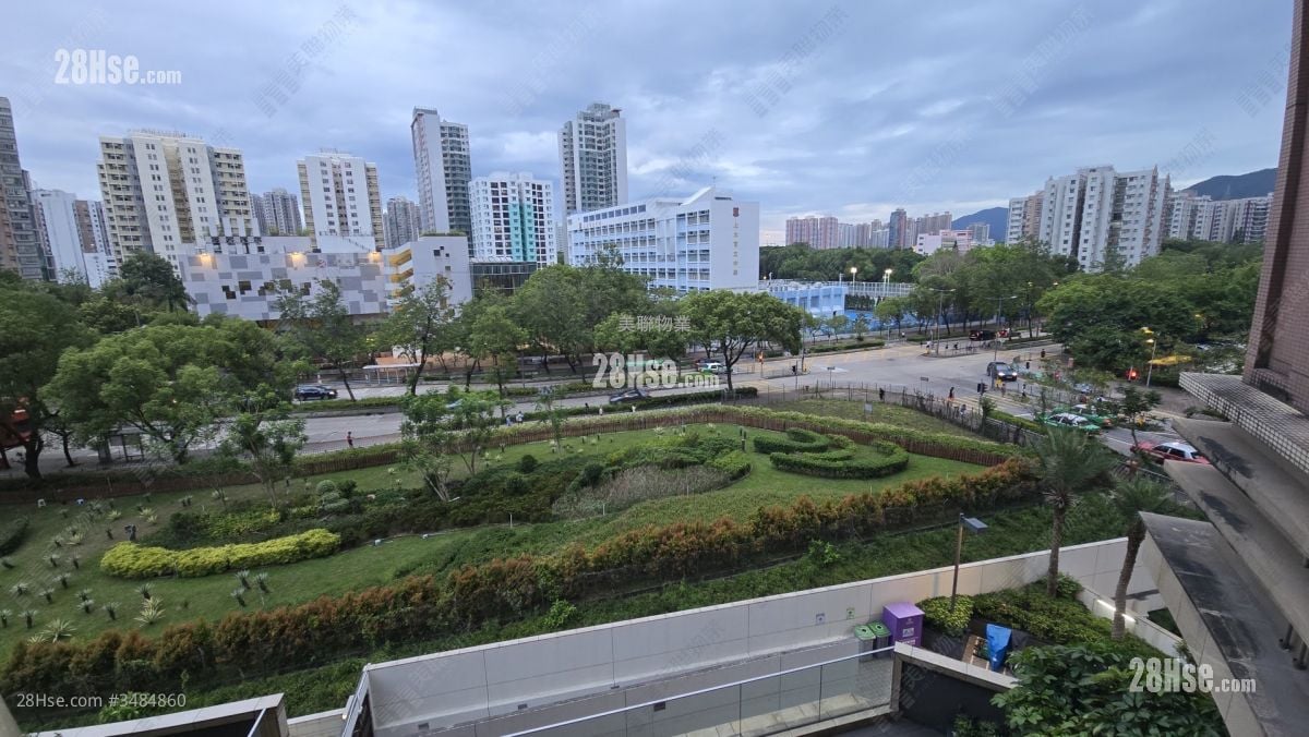 8 Royal Green Sell 2 Bedrooms 465 ft²