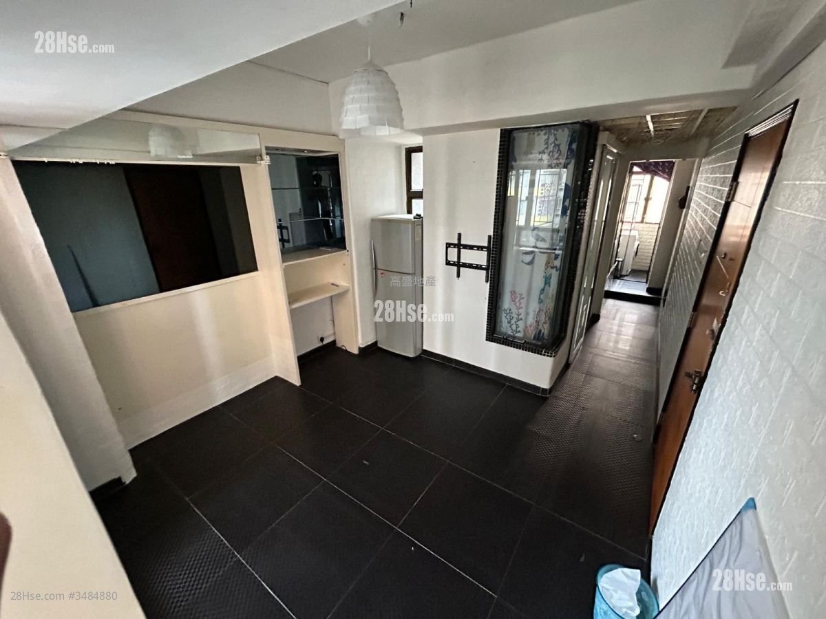 Tak Fu Building Rental 1 Bedroom , 1 Bathroom 284 ft²