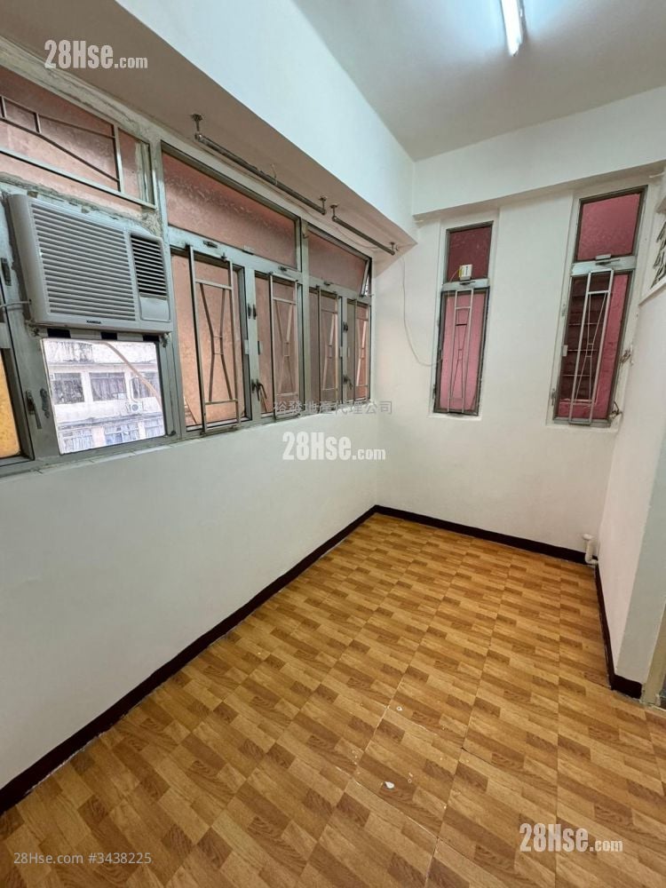 Tsin Shui Building Sell 3 Bedrooms , 1 Bathroom 544 ft²