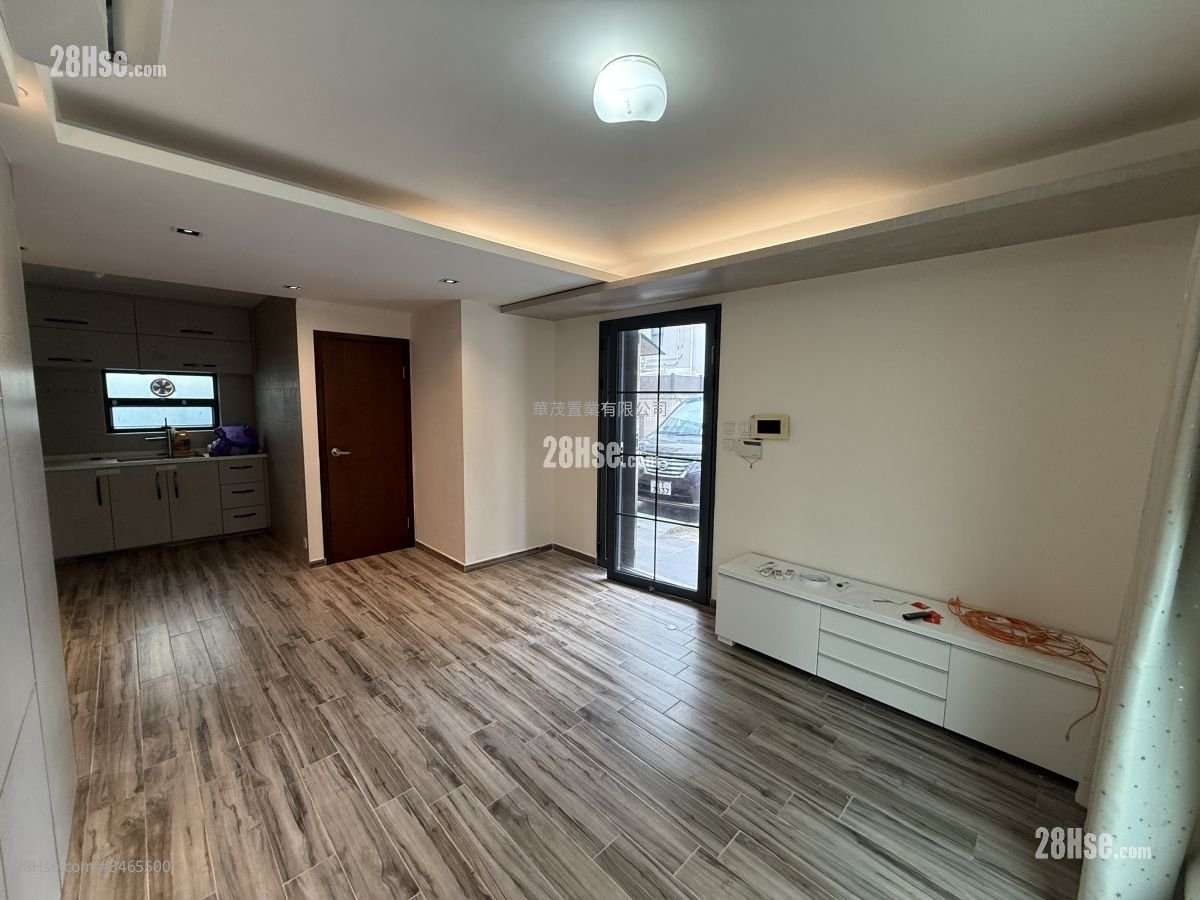 Village Rental 3 Bedrooms , 2 Bathrooms 630 ft²