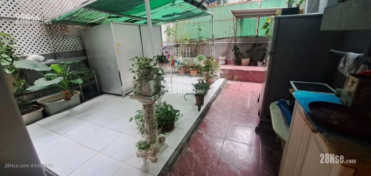 Kam Shan House Sell 2 Bedrooms , 1 Bathroom 357 ft²