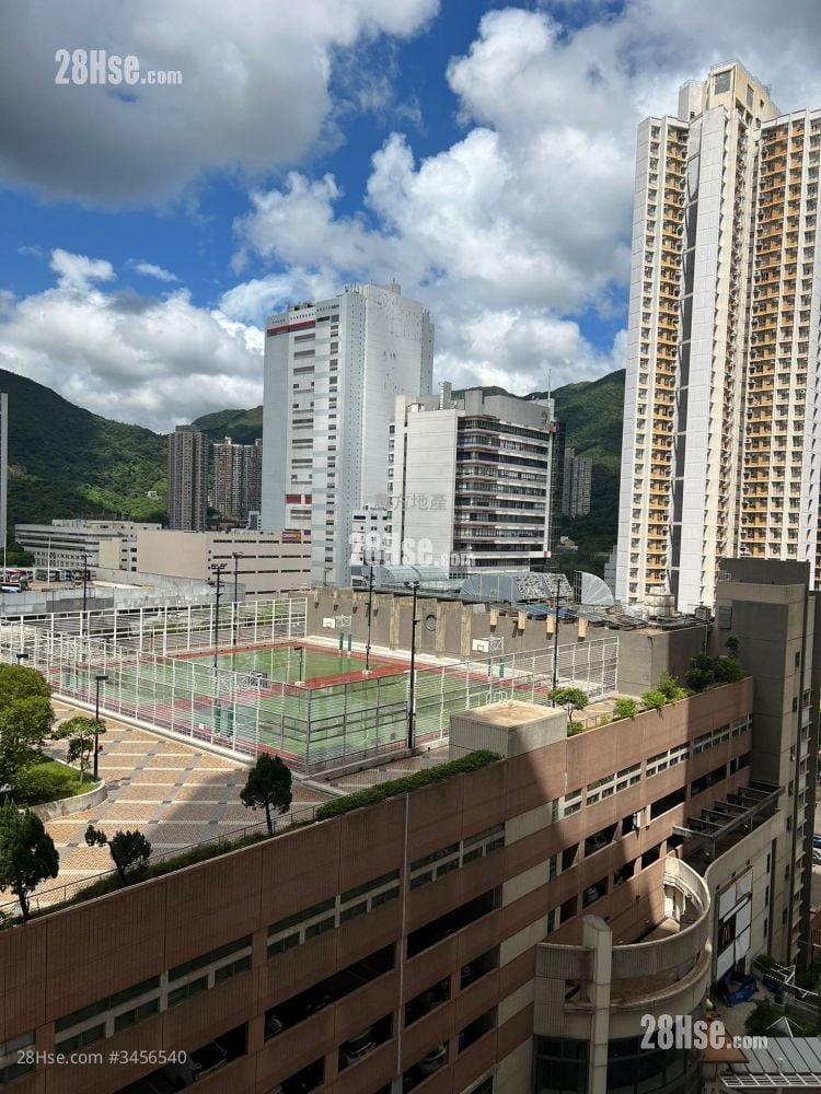 愉翠苑 售盤 3 房 , 2 浴室 650 平方呎
