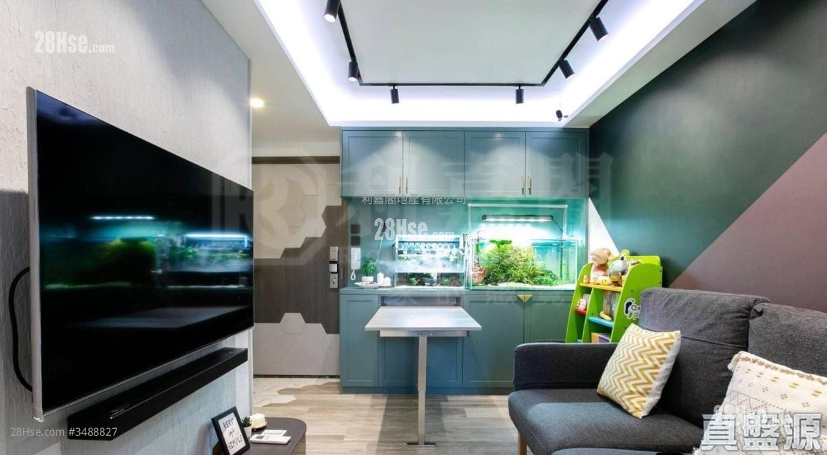 Yung Ming Court Sell 2 Bedrooms , 1 Bathroom 372 ft²