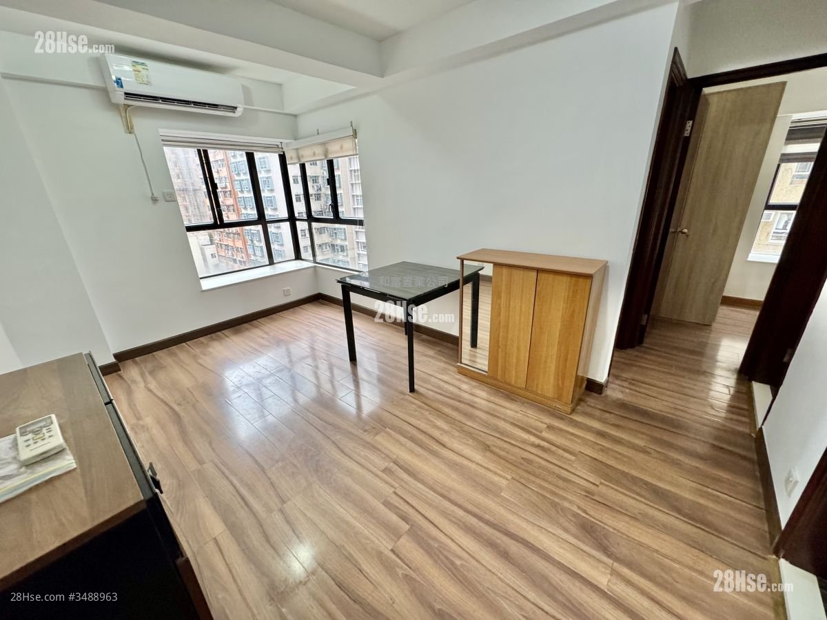 King's Court Rental 2 Bedrooms , 1 Bathroom 379 ft²