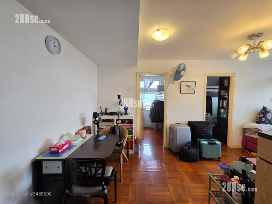 Ming Nga Court Sell 438 ft²