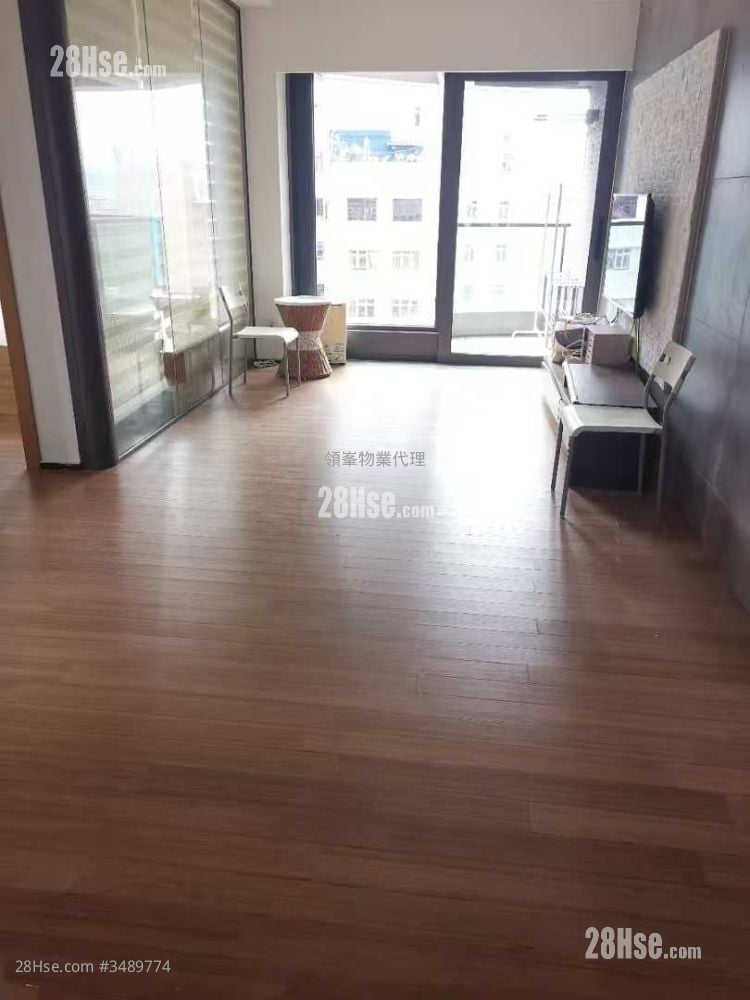 Arezzo Rental 3 Bedrooms , 2 Bathrooms 911 ft²