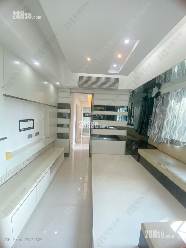 8 Royal Green Sell 3 Bedrooms 762 ft²