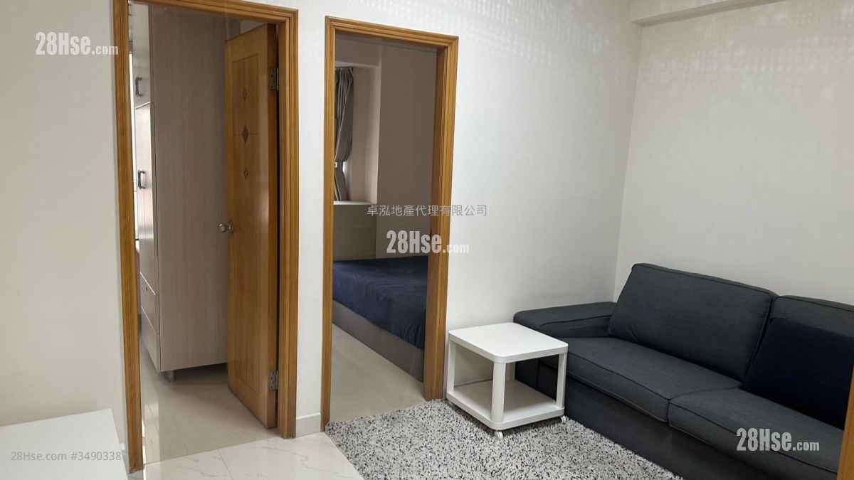 Ka On Building Rental 3 Bedrooms , 1 Bathroom 519 ft²