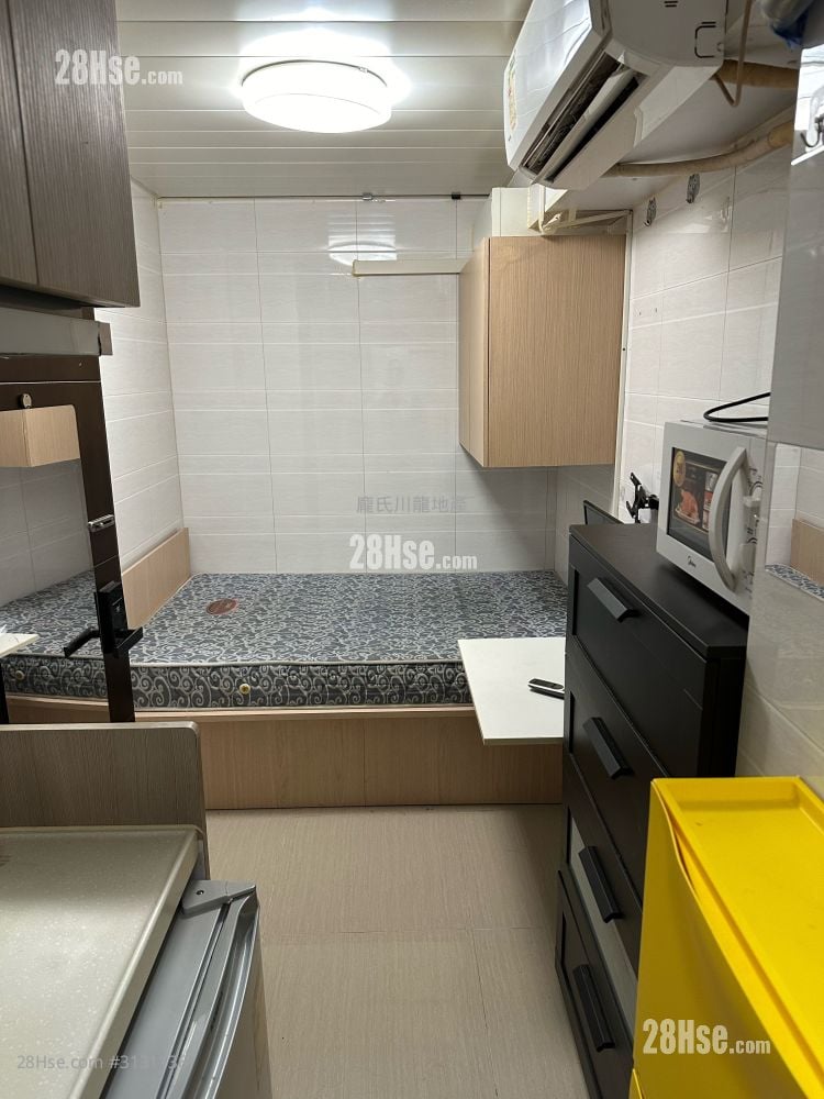 Rex House Rental Studio , 1 Bathroom 120 ft²