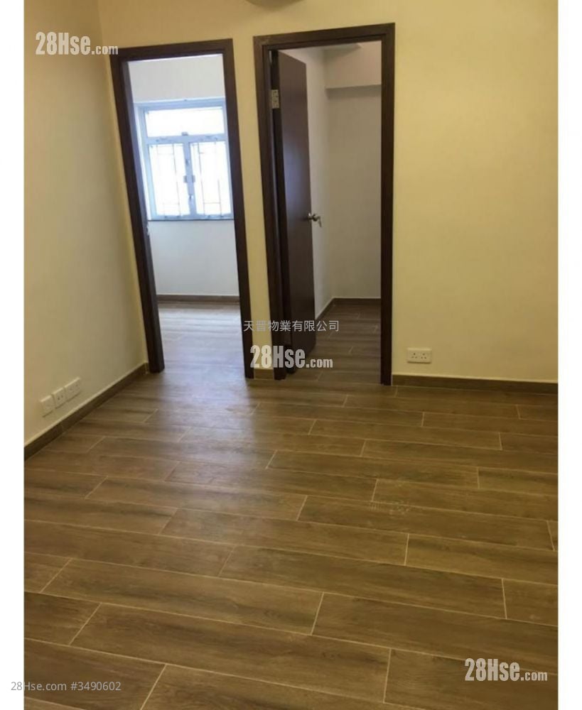 Loong King Mansion Sell 2 Bedrooms , 1 Bathroom 270 ft²