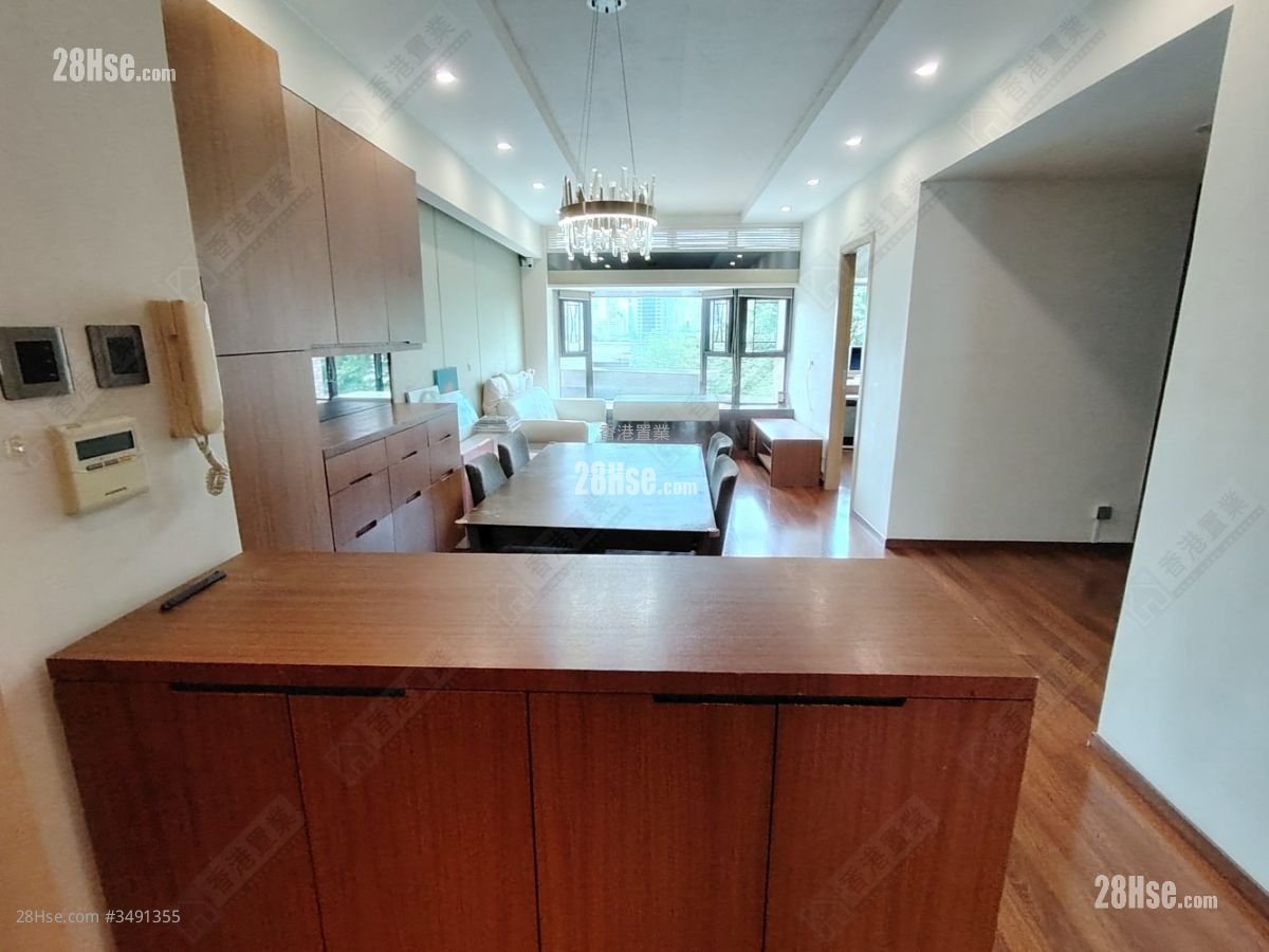 Fortuna Court Sell 3 Bedrooms , 2 Bathrooms 679 ft²