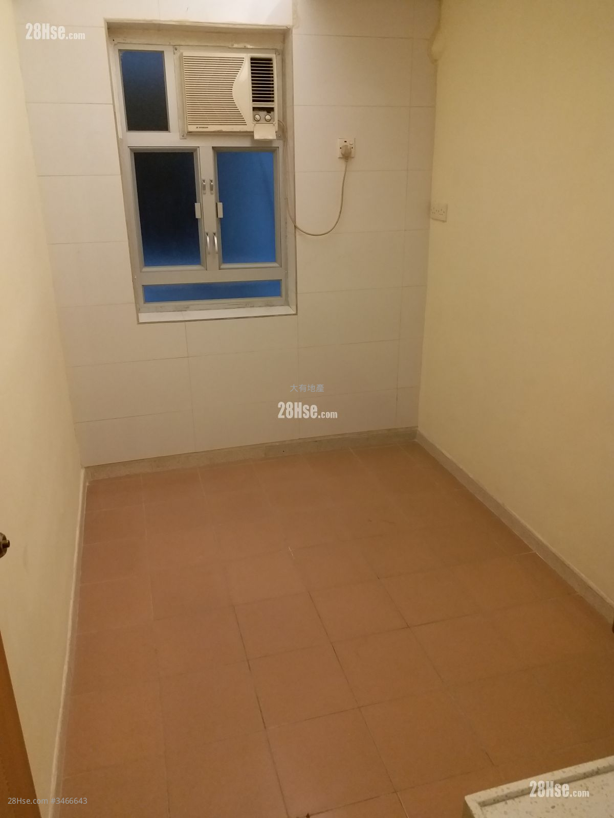 Chung Ying Building Rental Studio , 1 Bathroom 80 ft²