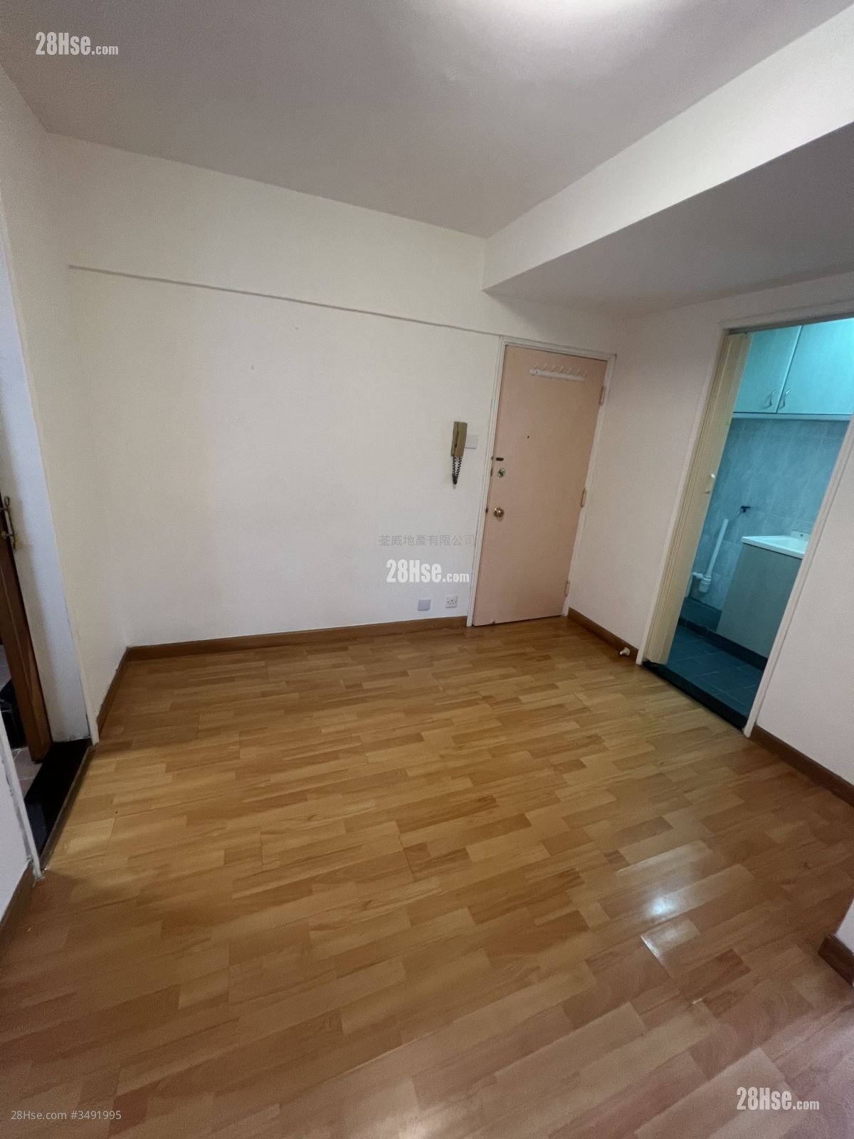 Tsuen Wan Centre Sell 324 ft²