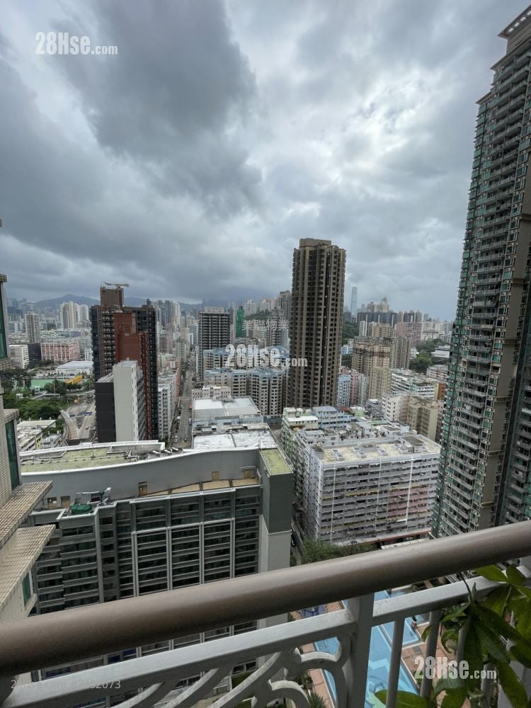 Sky Tower Sell 2 Bedrooms 539 ft²