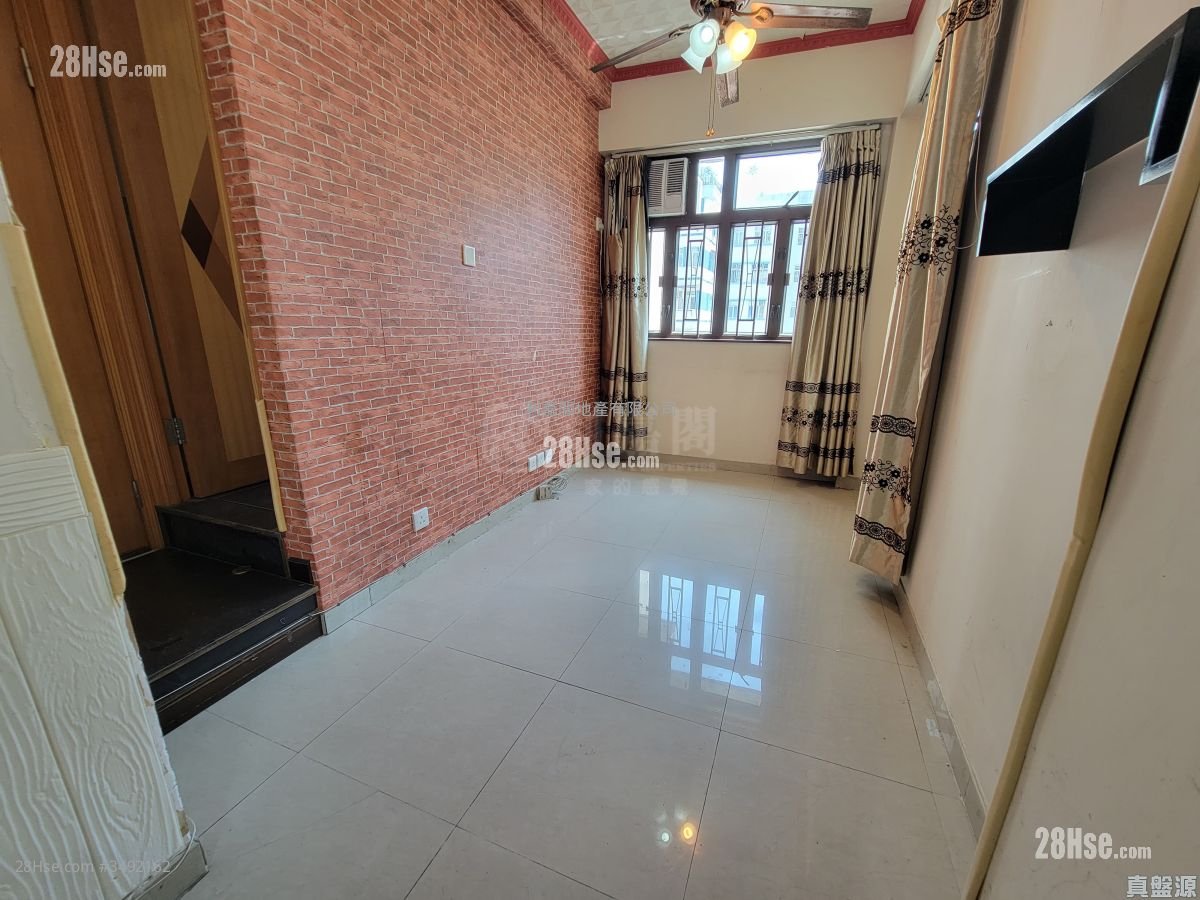 Kam On Building Sell 1 Bedroom 293 ft²