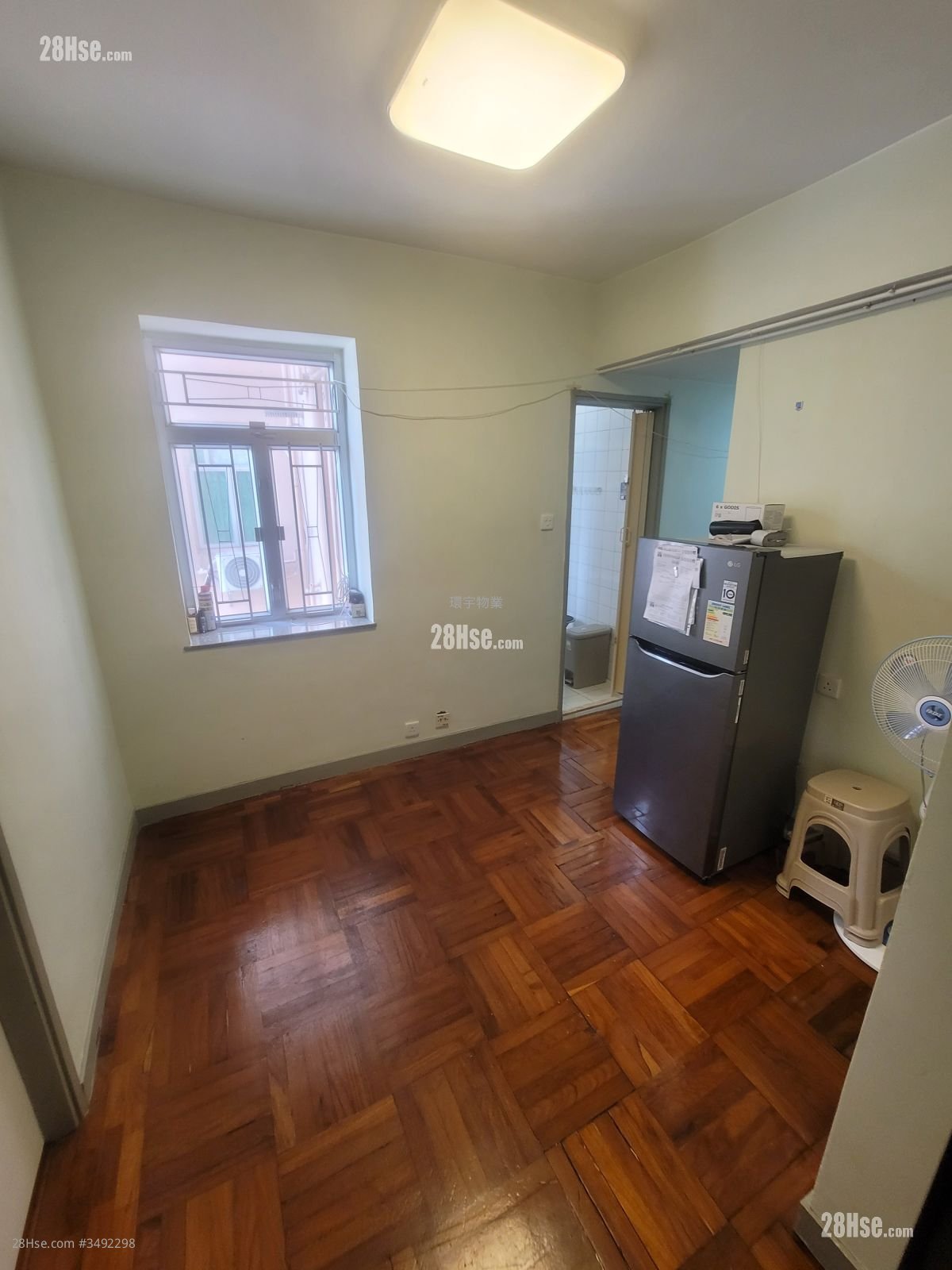 Fou Wah Centre Rental 2 Bedrooms , 1 Bathroom 355 ft²