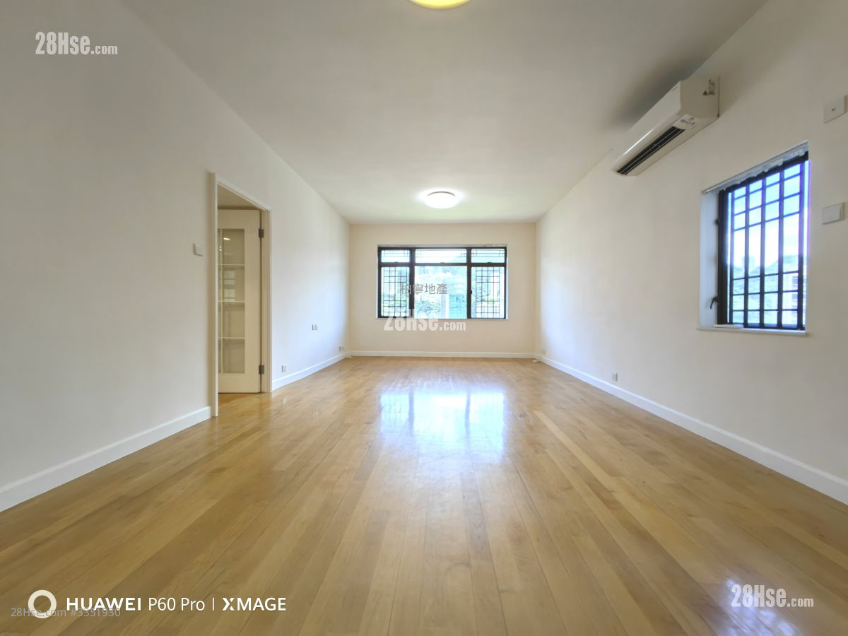 Villa Lotto Rental 3 Bedrooms , 2 Bathrooms 1,116 ft²