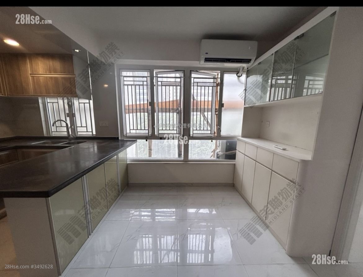 Ching Lai Court Rental 1 Bedroom 388 ft²