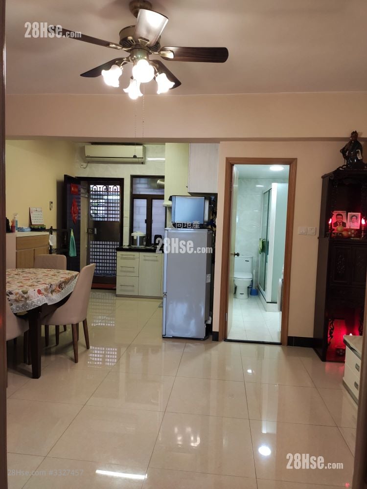 Lee Hing Building Sell 2 Bedrooms , 1 Bathroom 475 ft²