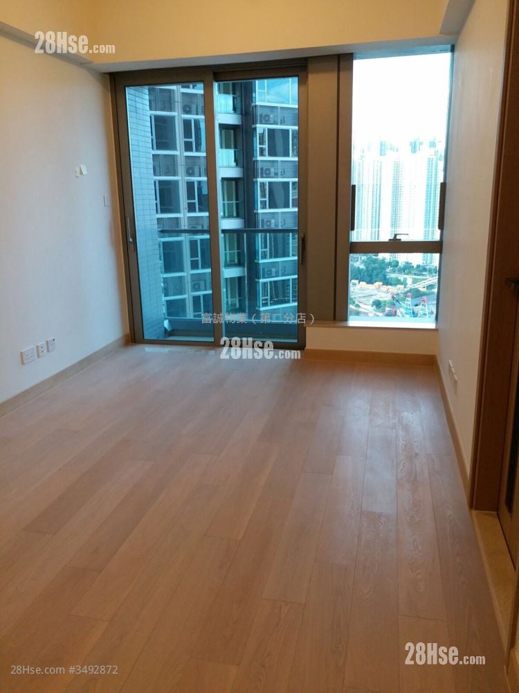 Peninsula East Rental 2 Bedrooms , 1 Bathroom 520 ft²