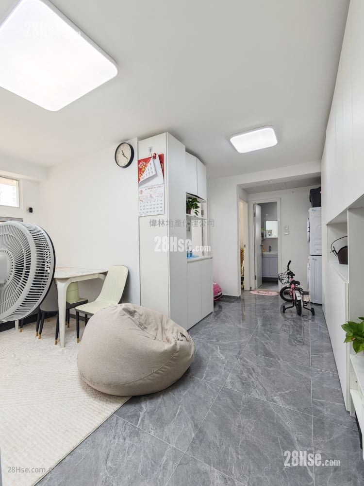 Cheung Wo Court Sell 2 Bedrooms , 1 Bathroom 467 ft²