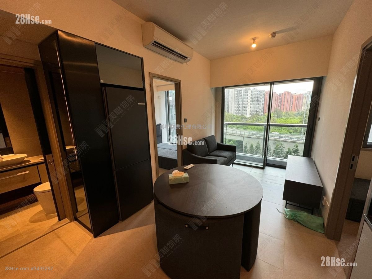Silicon Hill Rental 2 Bedrooms , 1 Bathroom 409 ft²