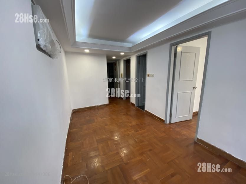 Po Lai Court Sell 2 Bedrooms , 1 Bathroom 432 ft²