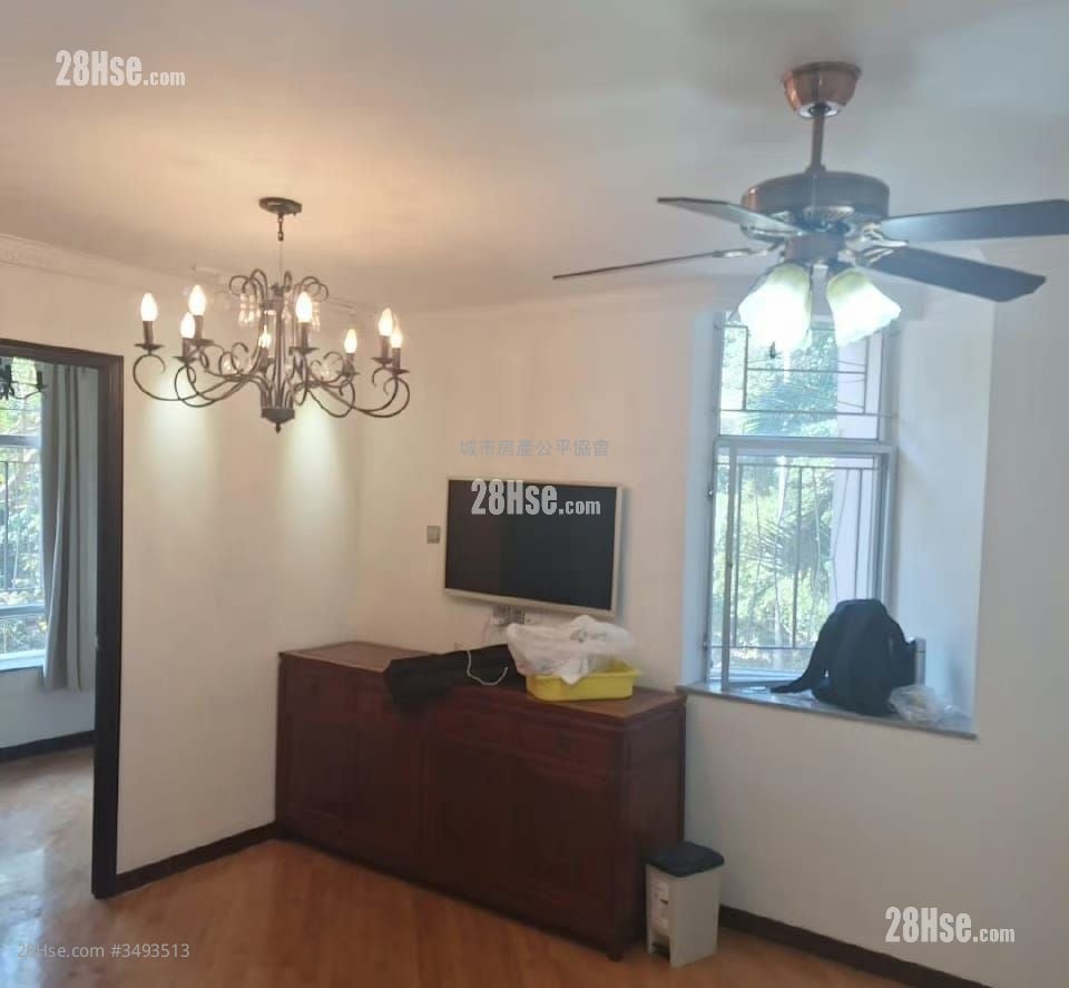 Lung Yan Court Sell 431 ft²
