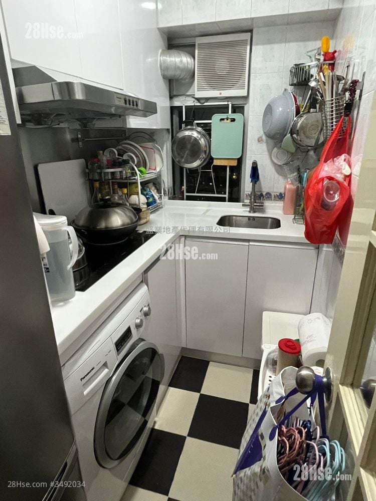 Tsuen King Garden Sell 2 Bedrooms , 1 Bathroom 408 ft²