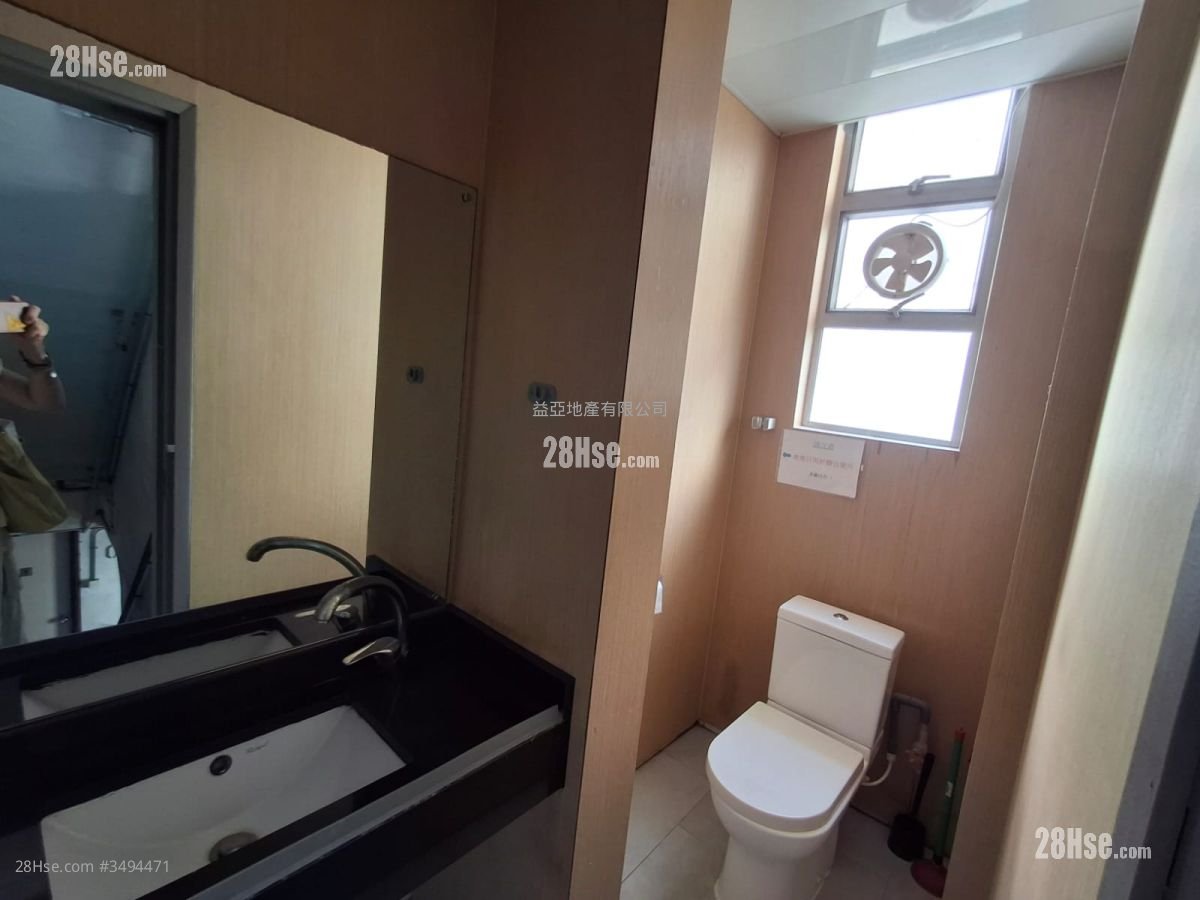 Hong Kong Jewellery Building Rental 1 Bedroom , 2 Toilets
