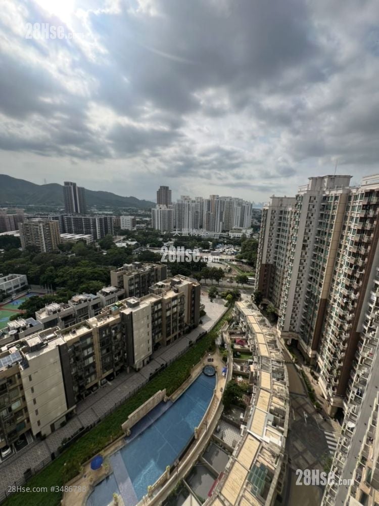 Uptown Rental 2 Bedrooms , 1 Bathroom 530 ft²