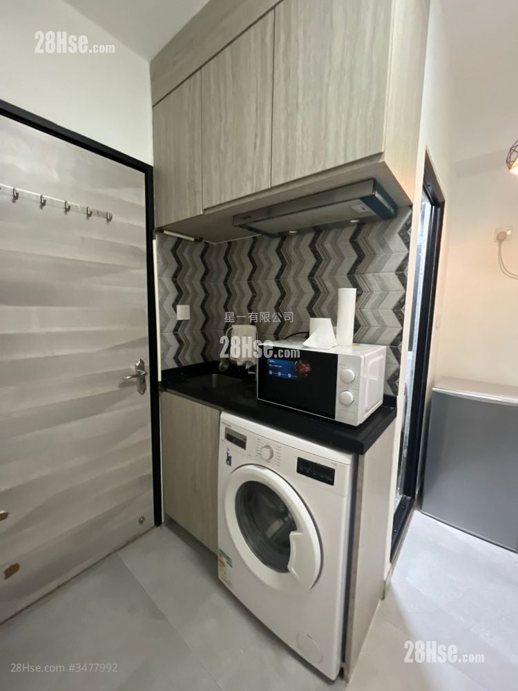 Southern Building Rental Studio , 1 Bathroom 120 ft²