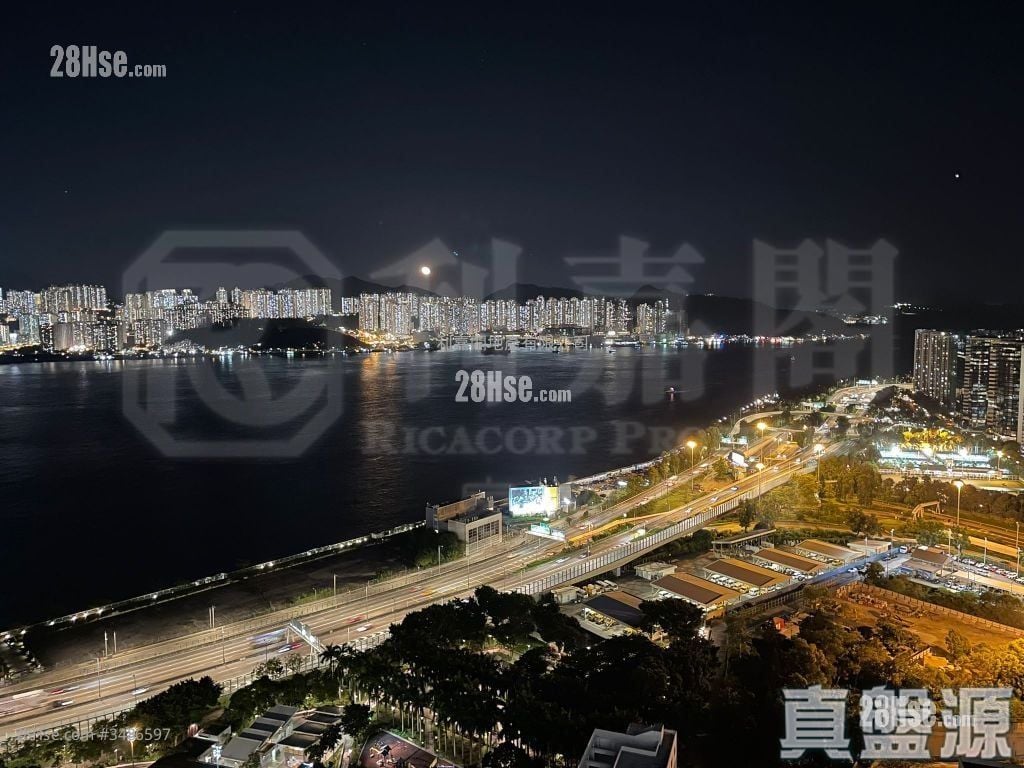 Royal Terrace Sell 4 Bedrooms , 4 Bathrooms 1,487 ft²