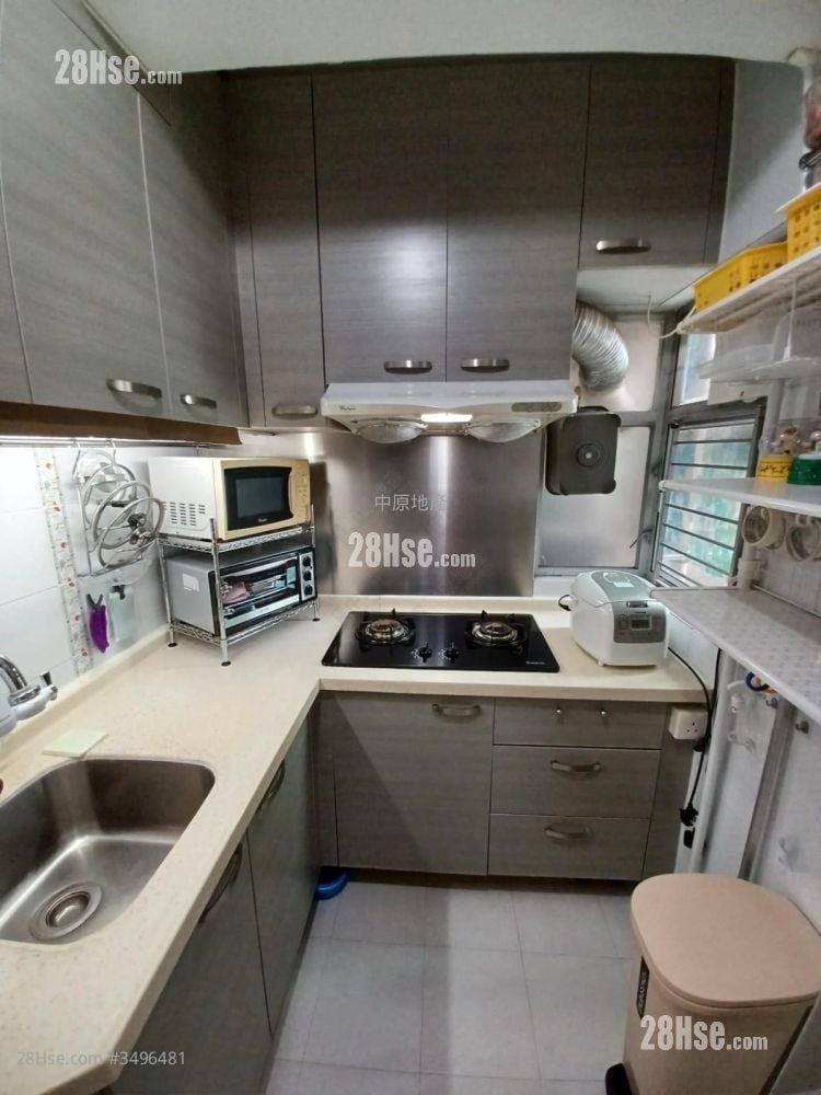Kingswood Villas Sell 2 Bedrooms , 1 Bathroom 448 ft²