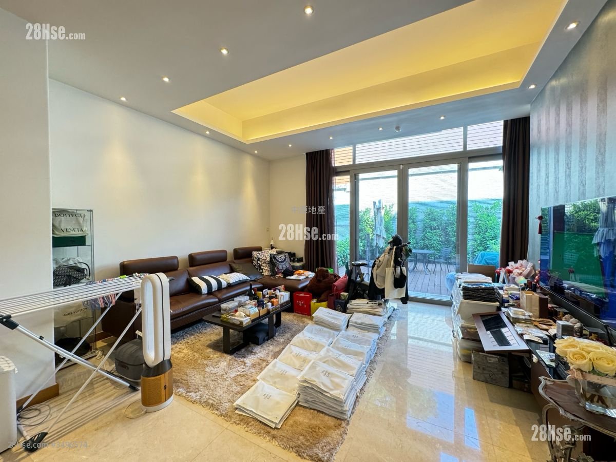 The Green Sell 3 Bedrooms , 2 Bathrooms 1,315 ft²