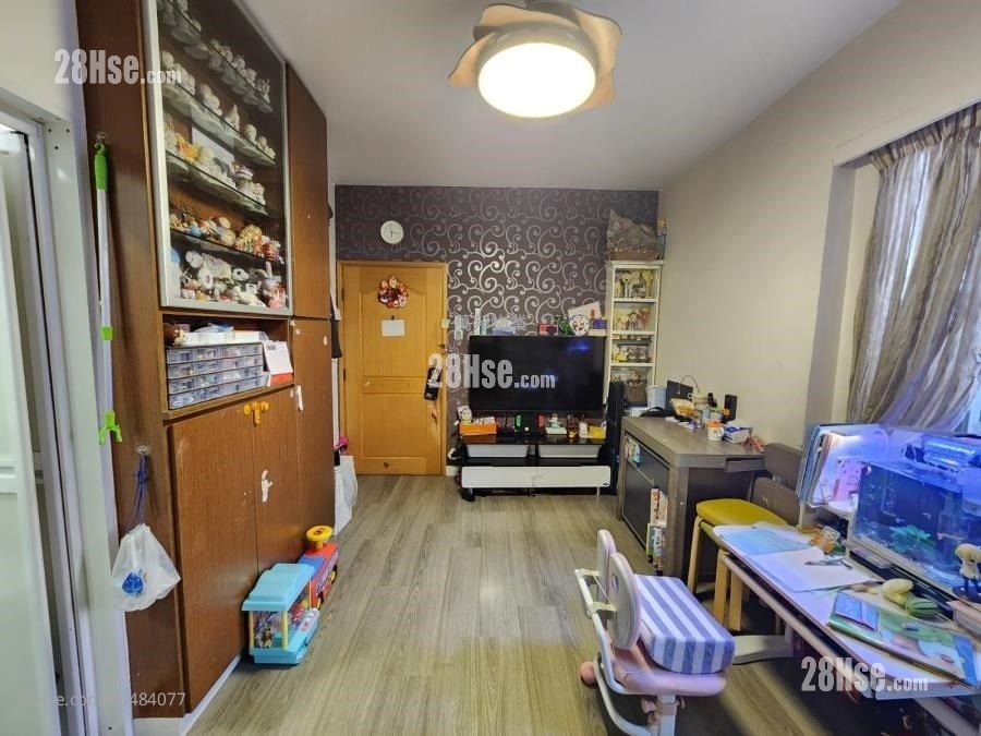 Fortune Plaza Sell 2 Bedrooms , 1 Bathroom 339 ft²