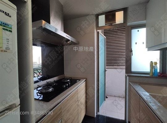 Uptown Sell 2 Bedrooms , 1 Bathroom 531 ft²
