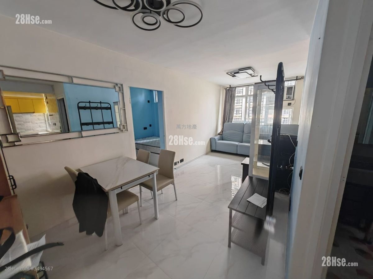 Choi Wo Court Sell 2 Bedrooms , 1 Bathroom 477 ft²