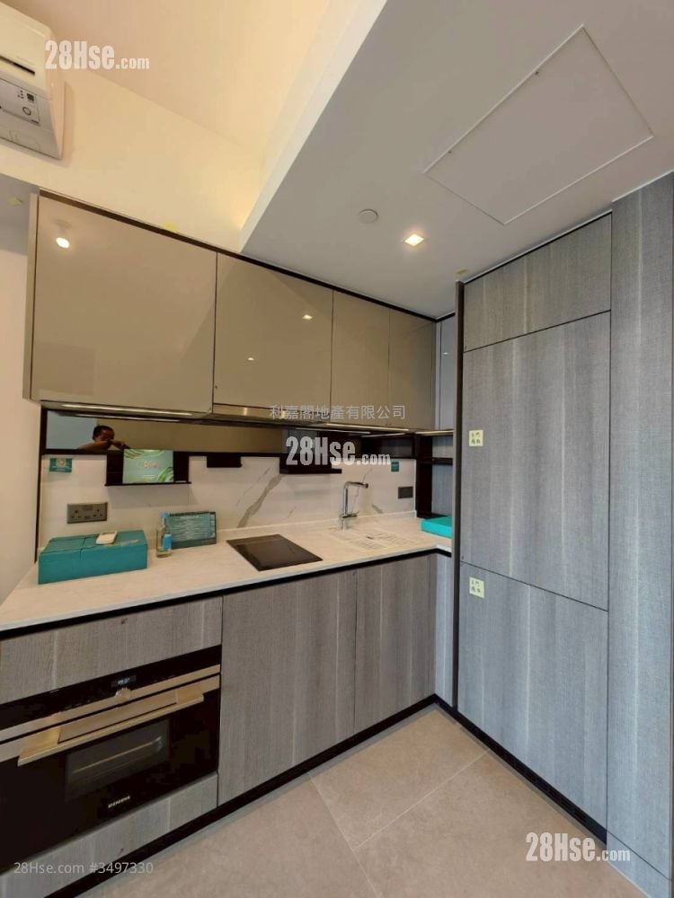 The Yoho Hub Sell 3 Bedrooms , 1 Bathroom 493 ft²