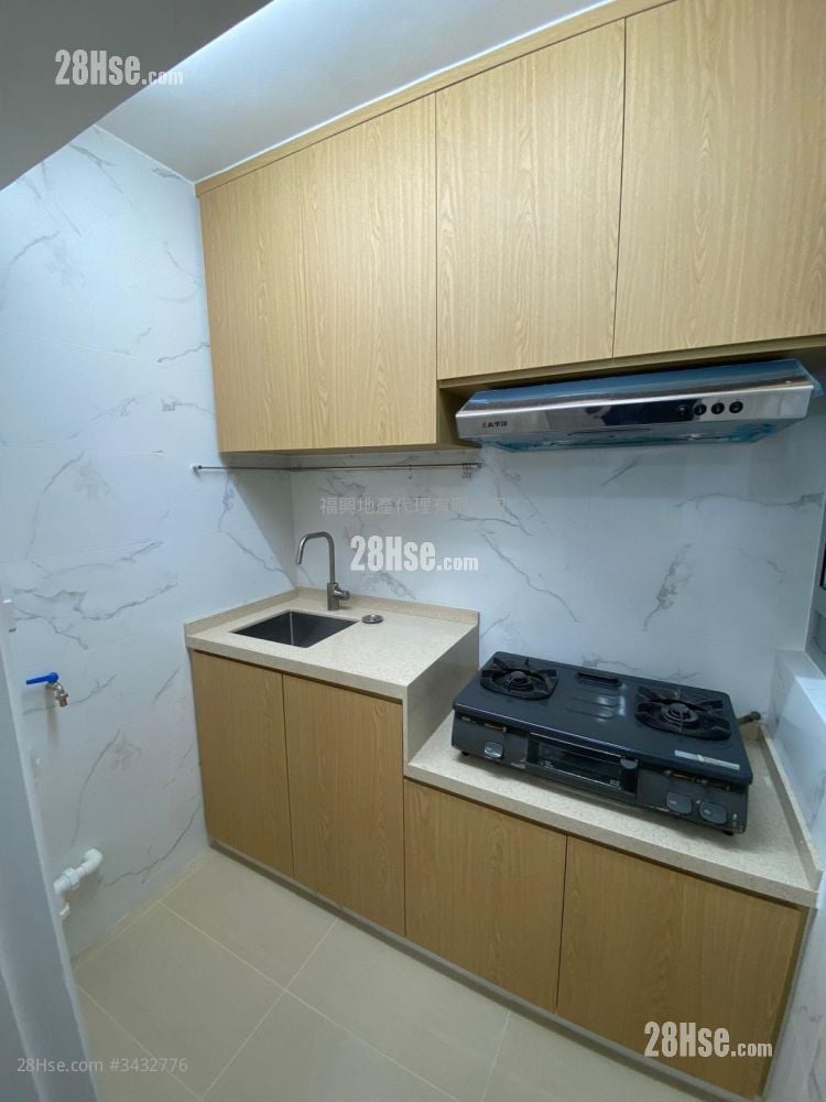Hunghom Bay Centre Sell 2 Bedrooms , 1 Bathroom 411 ft²