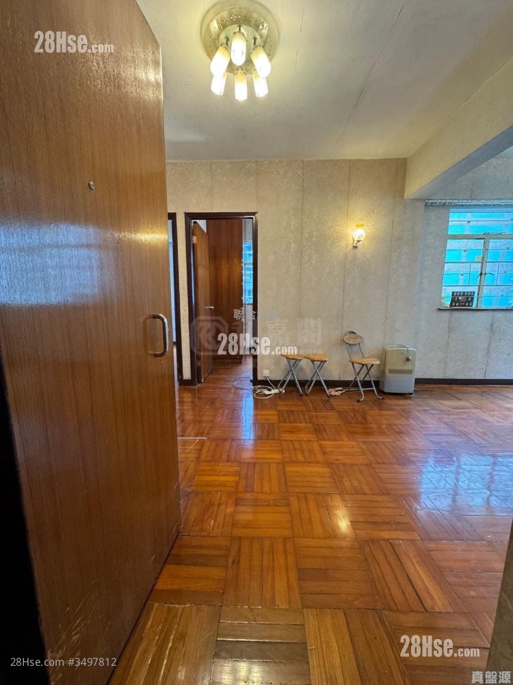 Fuk Lee Building Sell 3 Bedrooms , 1 Bathroom 588 ft²