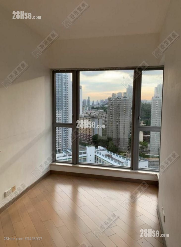 The Latitude Rental 889 ft²