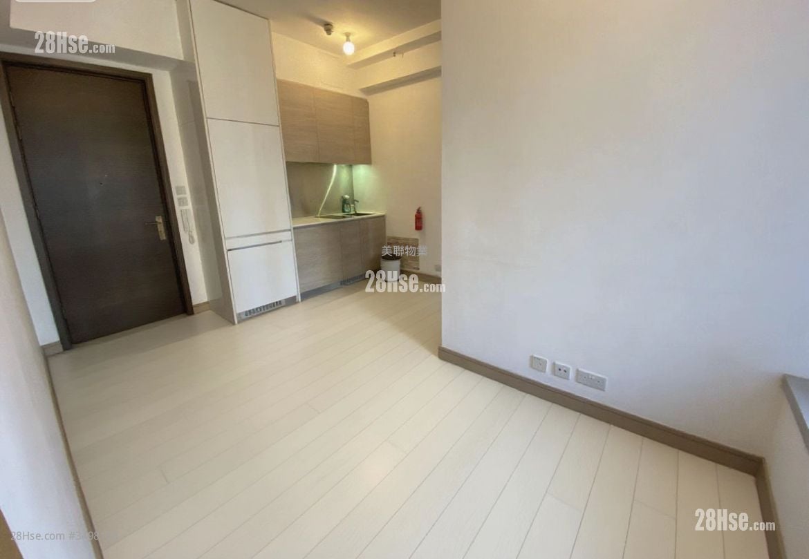 The Reach Sell 2 Bedrooms , 1 Bathroom 356 ft²