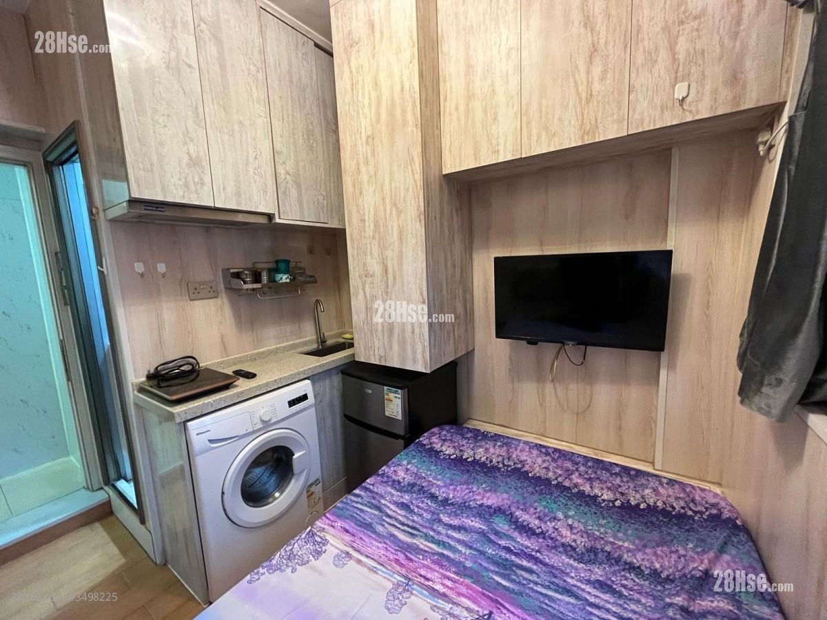 Tung Fat Building Rental Studio , 1 Bathroom 130 ft²