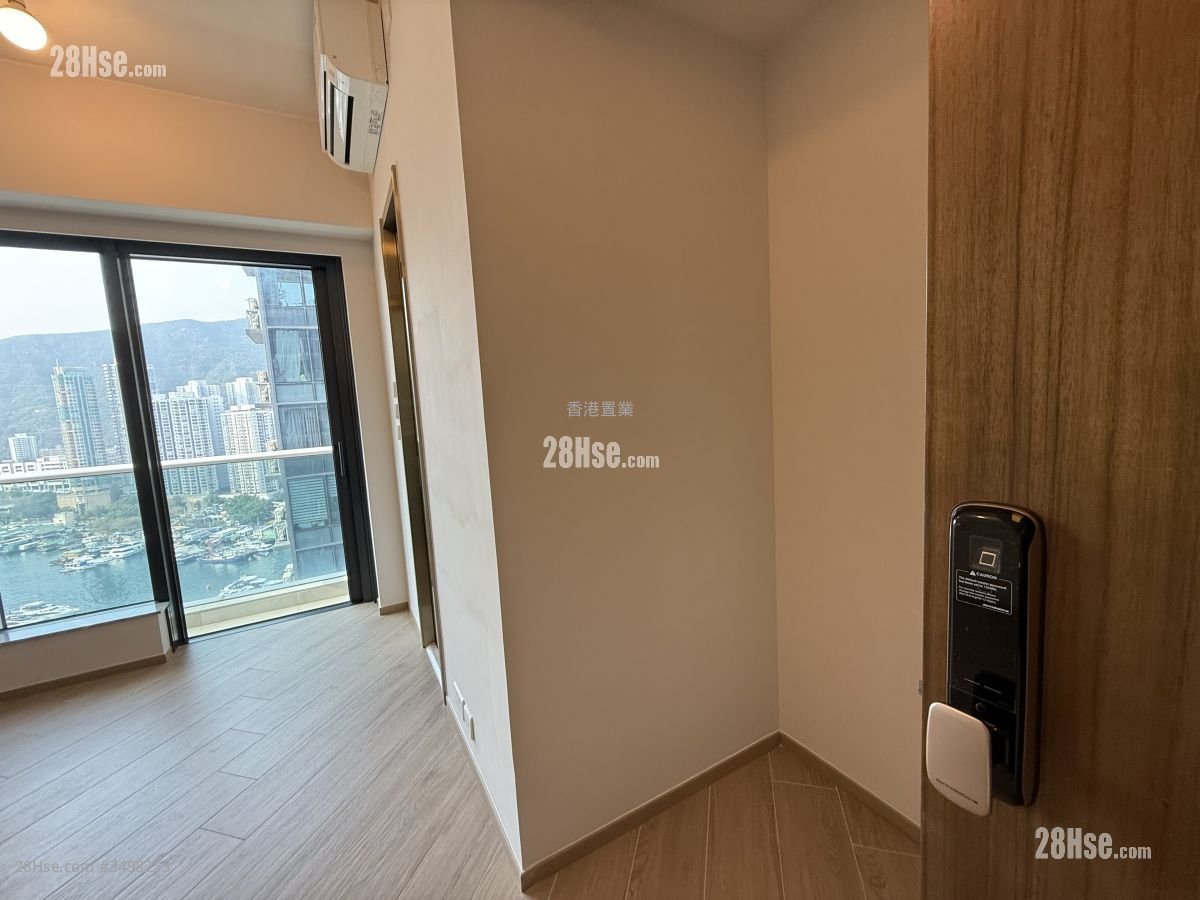 The Upper South Rental Studio , 1 Bathroom 183 ft²